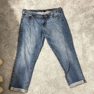 GAP Women's 18/34 Cropped Boyfriend Weathered Jeans